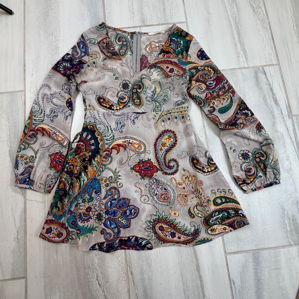 Caramela Paisley Print Mini Dress Long Sleeve V-Neck Empire Waist CD7448-1 Small